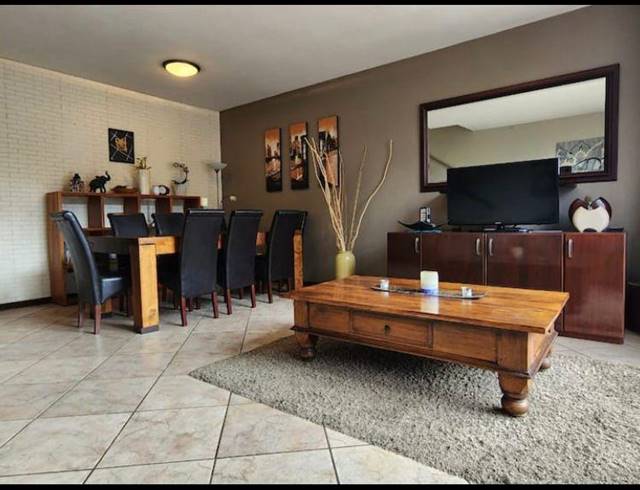 2 BEDROOM PROPERTY TO RENT IN BEDFORD GARDENS